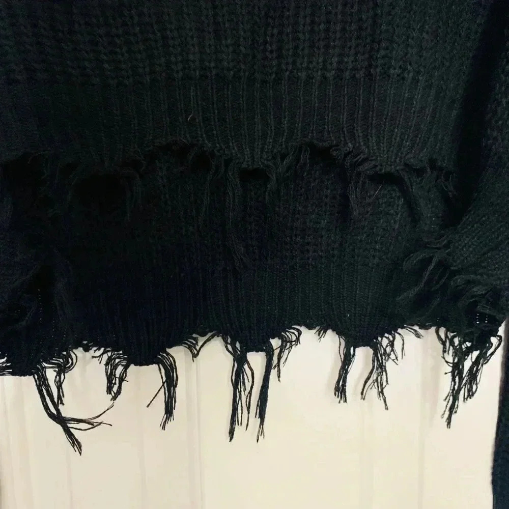 🧾NWT ZAFUL Crochet Sweater - Picture 3 of 7